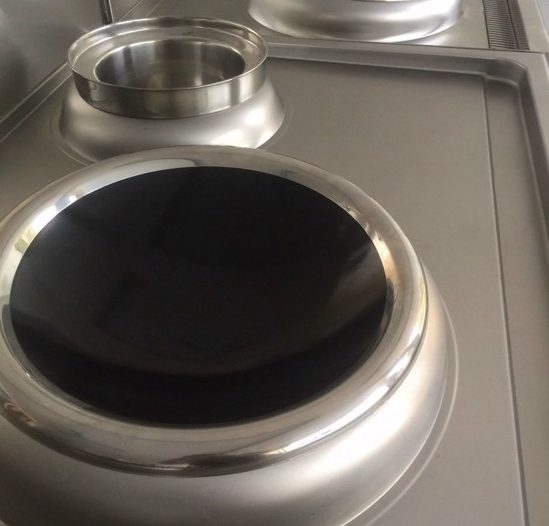 Bếp từ công nghiệp đơn mặt lõm 15kw có bầu nước sạch 6