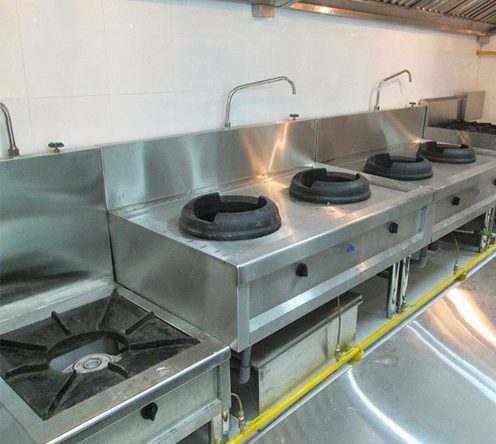 Bếp á công nghiệp đôi kiềng ú có vòi nước sạch và đường dẫn gas phía trước 2