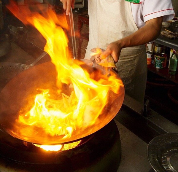 Bếp á 4 họng đốt công nghiệp 4